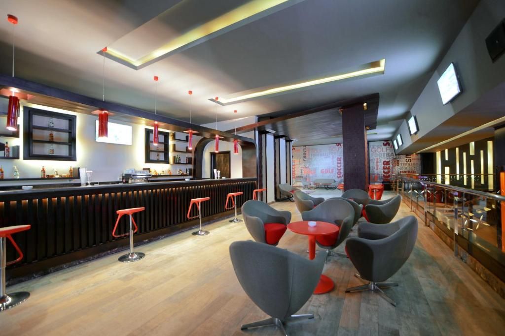 Pickalbatros White Beach Resort